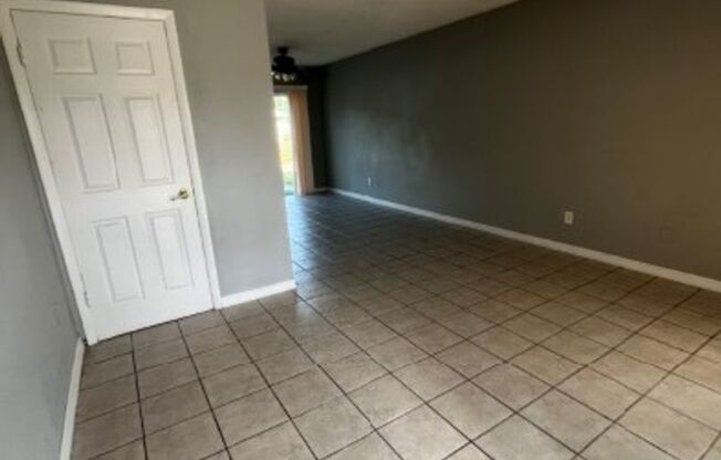 2 Bedroom 1.5 Bathroom Townhouse For Rent at 3401 Avenue R Unit A NW Winter Haven, Fl. 33881