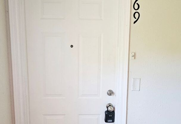 2 beds, 1.5 baths, $1,000, Unit #269