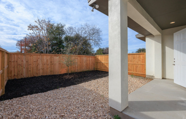 Modern Style Duplex in East San Antonio!