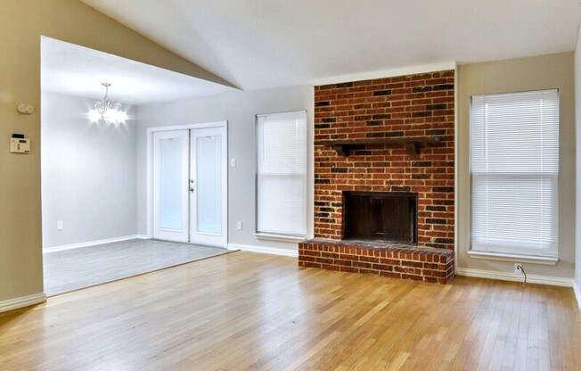 1912 BOSQUE LN