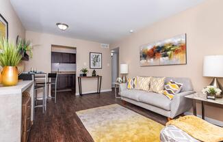 1 bed, 1 bath, 600 sqft, $999