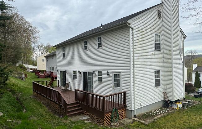 Picturesque Mountain Views - Fully Furnished 4 Bedroom Home in Peekskill