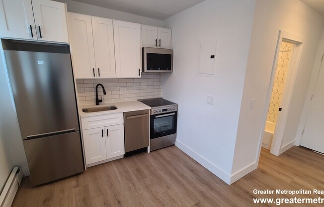 740 E 7 ST 
