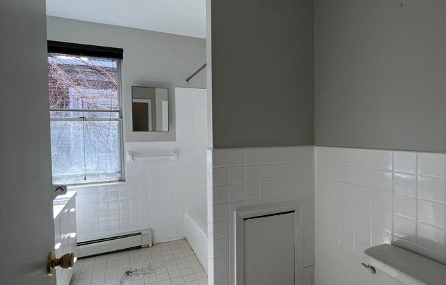 2 beds, 1 bath, 950 sqft, $1,650, Unit 3