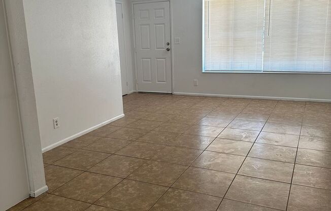 2 beds, 1 bath, $1,500