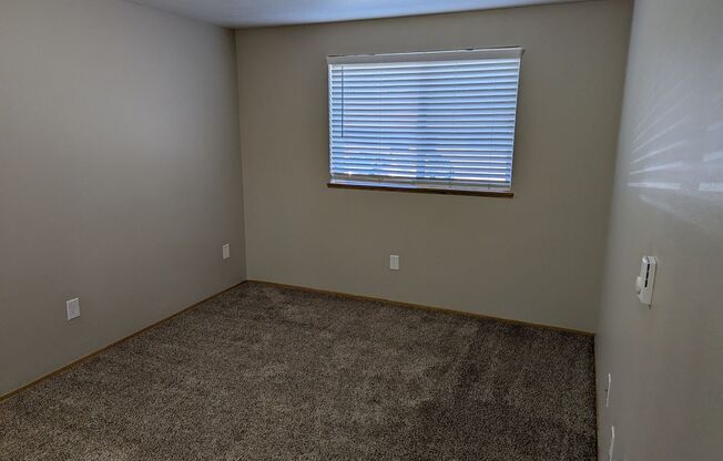 2 beds, 2 baths, 950 sqft, $1,350, Unit 24