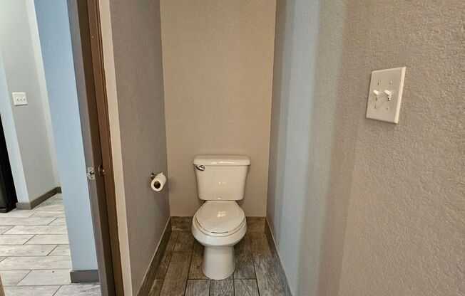 1 bed, 1 bath, 702 sqft, $1,295, Unit 101