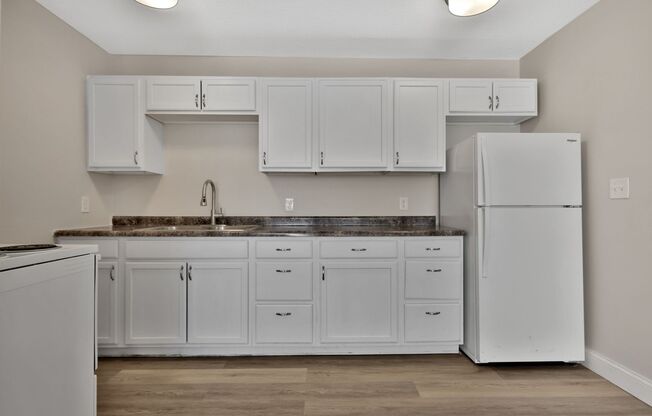2 beds, 1 bath, $1,685, Unit 111