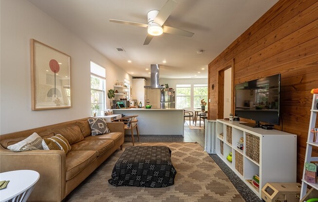 410 W 34 ST