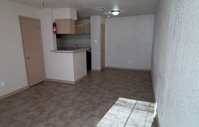 1 bed, 1 bath, 682 sqft, $925, Unit 706