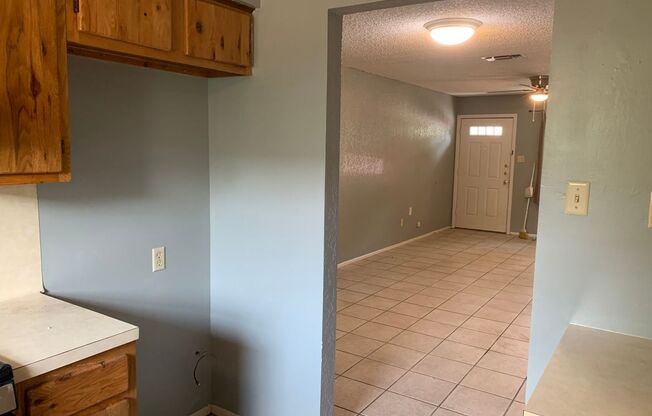 2 beds, 1 bath, $1,365