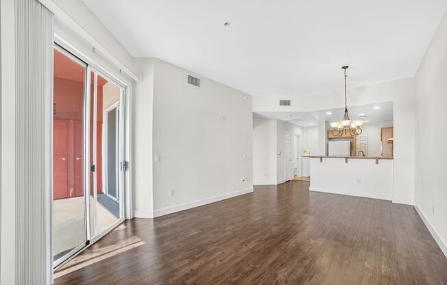 IMMACULATE 1 BED 1 BATH CONDO WITH SPECTACULAR AMENITIES AT PARK AVENUE!!