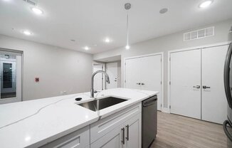 649 N 35 ST