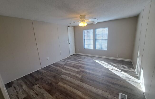 3 beds, 2 baths, $1,225