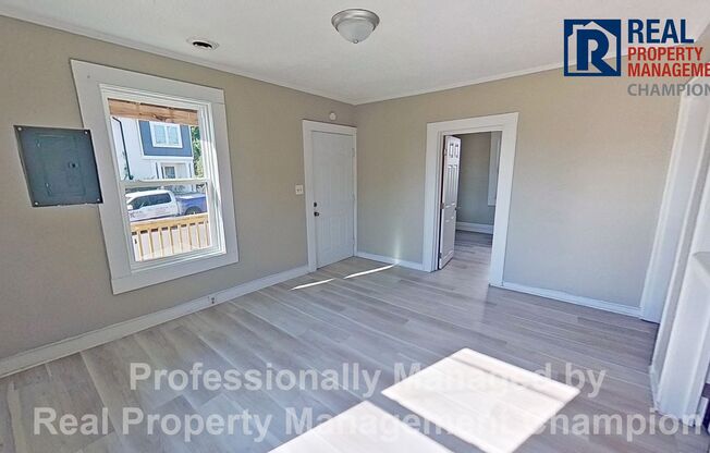 Recently updated 2 BD/1 BA Home in the heart of Wilmington