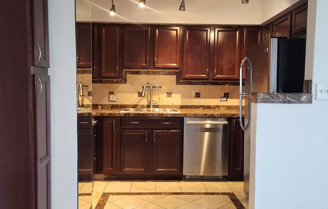 Affordable High Rise Condo in the heart of Downtown Denver!! ***MOVE IN TODAY AND GET REST OF JUNE FREE!!!