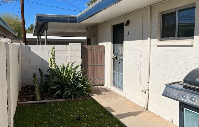 Arcadia-Biltmore area apartment -- MOVE IN SPECIAL