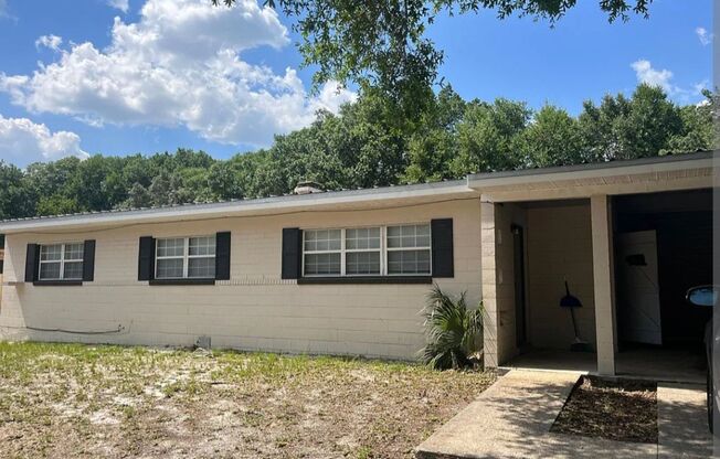 Energy efficient mid-century modern block home in heart of Ft Walton Beach!!