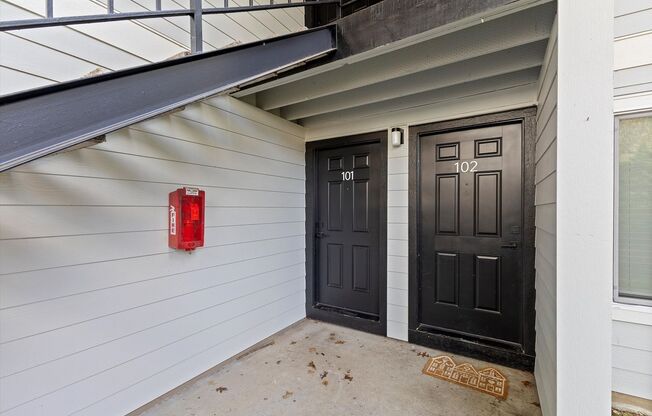 2 beds, 1 bath, 803 sqft, $1,575, Unit CMV 12215 - 101