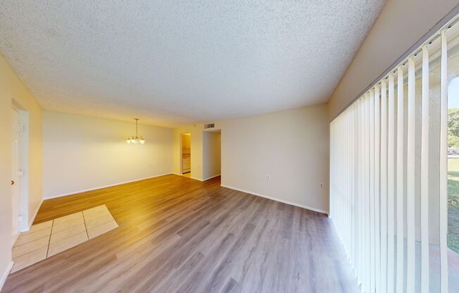 2 beds, 1 bath, $1,675, Unit UNIT J