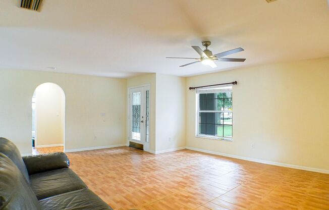 Fantastic 3-bedroom, 2-bath home Fully renovated in Fort Myers