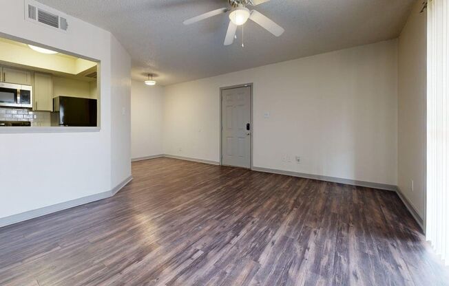 1 bed, 1 bath, 583 sqft, $929, Unit 422