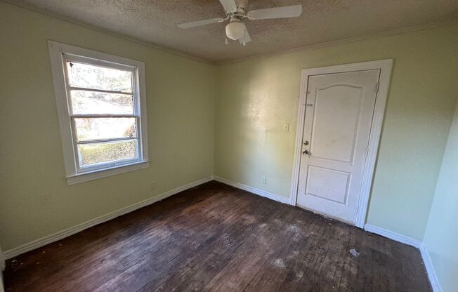 2 beds, 1 bath, $600