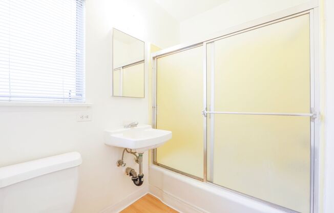 1 bed, 1 bath, 596 sqft, $2,365, Unit 3