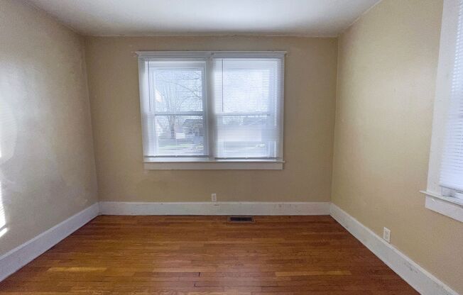 2 beds, 1 bath, $1,200