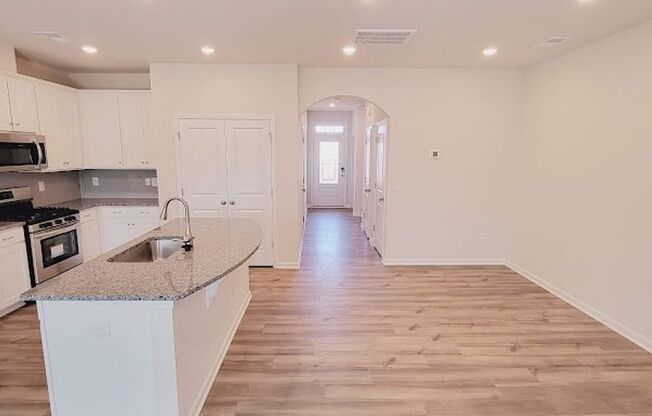 Nice 3BR/2.5 BA Townhouse in Steel Creeks Chateau Neighborhood