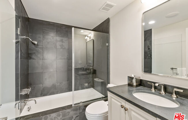 2 beds, 2 baths, 1,633 sqft, $9,500, Unit 702