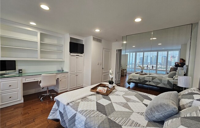 1 bed, 2 baths, 888 sqft, $4,995, Unit 2204