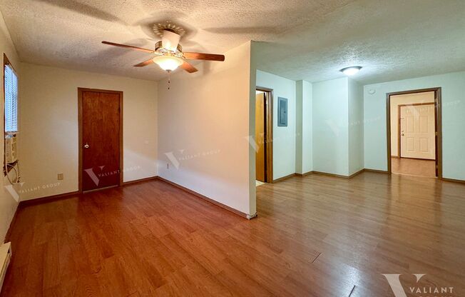 1 bed, 1 bath, $650, Unit 4