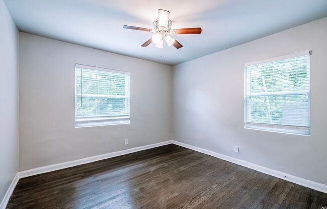 2 beds, 1 bath, 850 sqft, $1,250, Unit 00-E8