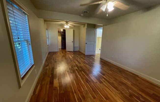 2 beds, 1 bath, $1,500