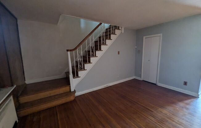 3 beds, 1 bath, $1,250