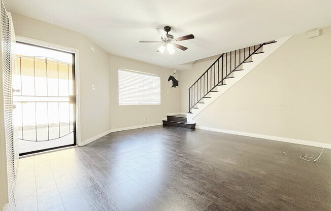 1343 W 36 ST