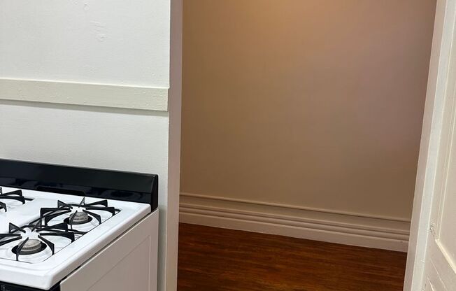 Studio, 1 bath, 500 sqft, $1,520, Unit #5