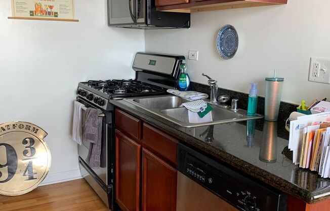 1 bed, 1 bath, 450 sqft, $1,595, Unit 4715-34N