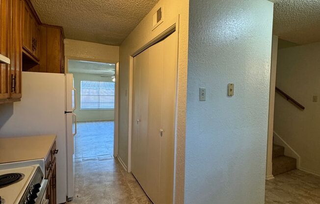 2 beds, 1.5 baths, $1,195, Unit Apt. E