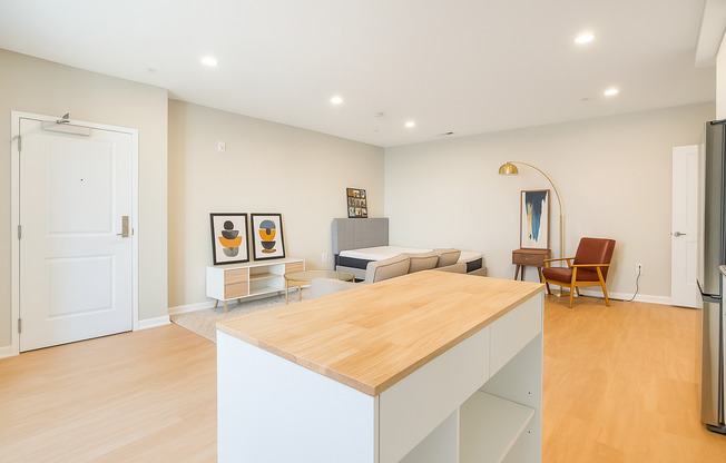 Studio, 1 bath, 504 sqft, $2,795, Unit 221