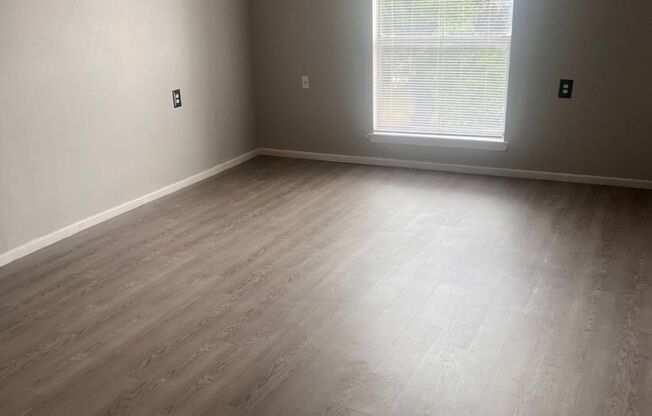 1 bed, 1 bath, 560 sqft, $880, Unit 113