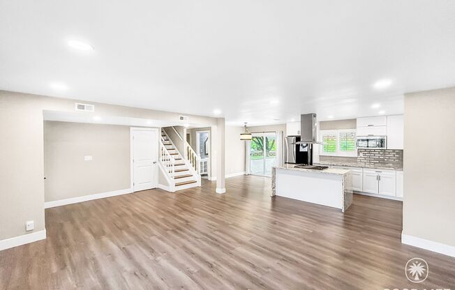 Stunning 4BD/2.5 BA W/ Large Backyard and Attached Garage in Clairemont!