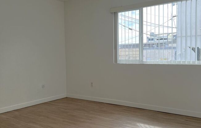 1 bed, 1 bath, 550 sqft, $1,825, Unit 10