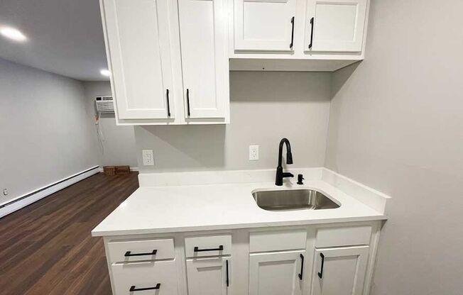 2 beds, 1 bath, 650 sqft, $1,175, Unit 3060-102