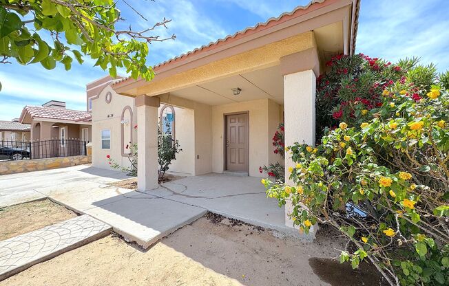 East El Paso 4 bed Refrig A/C plus Office!