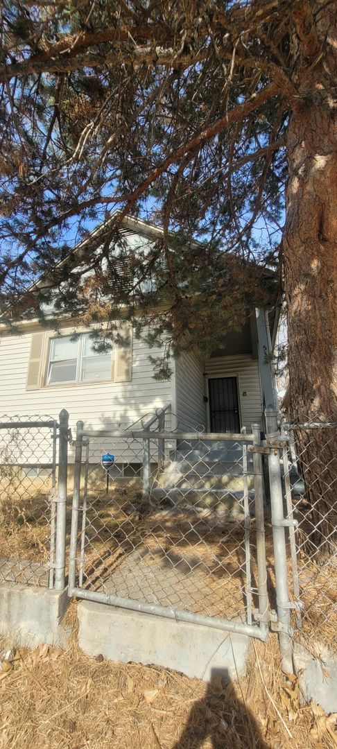 3 beds, 1 bath, $1,350