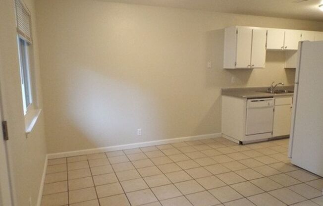 1 bed, 1 bath, 150 sqft, $475, Unit A - 4