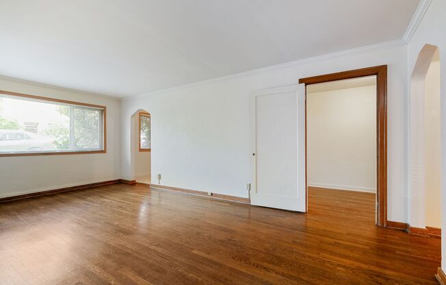 Studio, 1 bath, 582 sqft, $1,395, Unit B