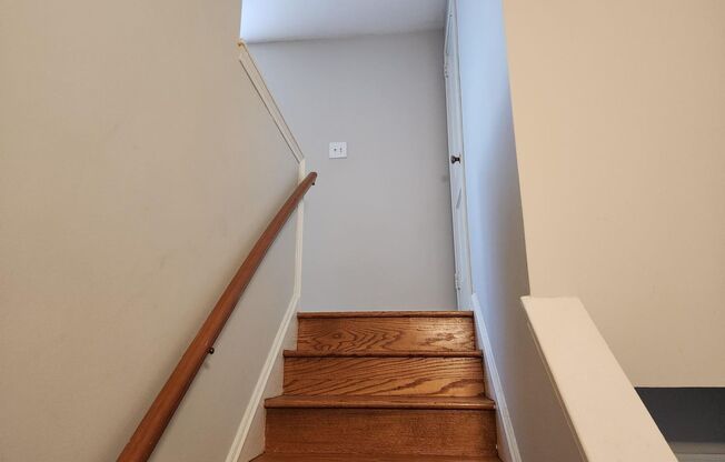 2 beds, 1 bath, 897 sqft, $2,335, Unit F-14
